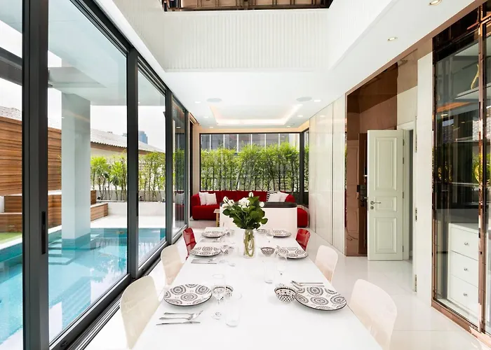 Modern Luxury Poolhaus With Lift